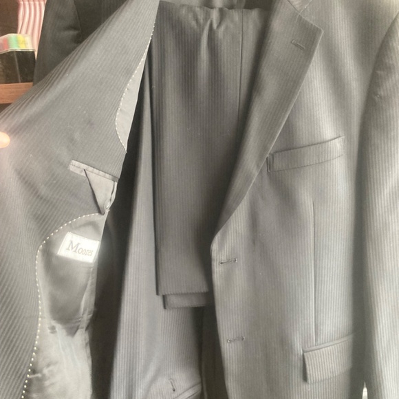 Men’s black suit - Picture 4 of 5